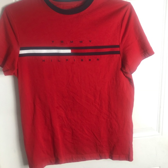 Tommy Hilfiger Red T-Shirt. - Picture 5 of 6